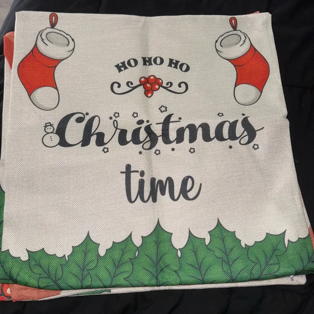 NEW Set of 4 Festive Merry Christmas Pillow Covers, 18
